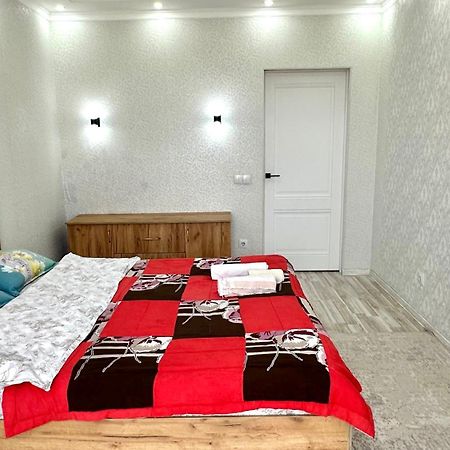Central Apartment Bisjkek Eksteriør bilde