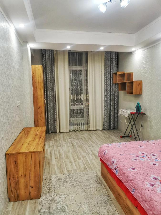 Central Apartment Bisjkek Eksteriør bilde
