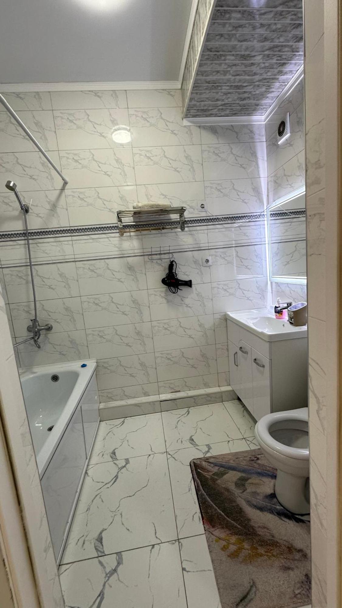Central Apartment Bisjkek Eksteriør bilde