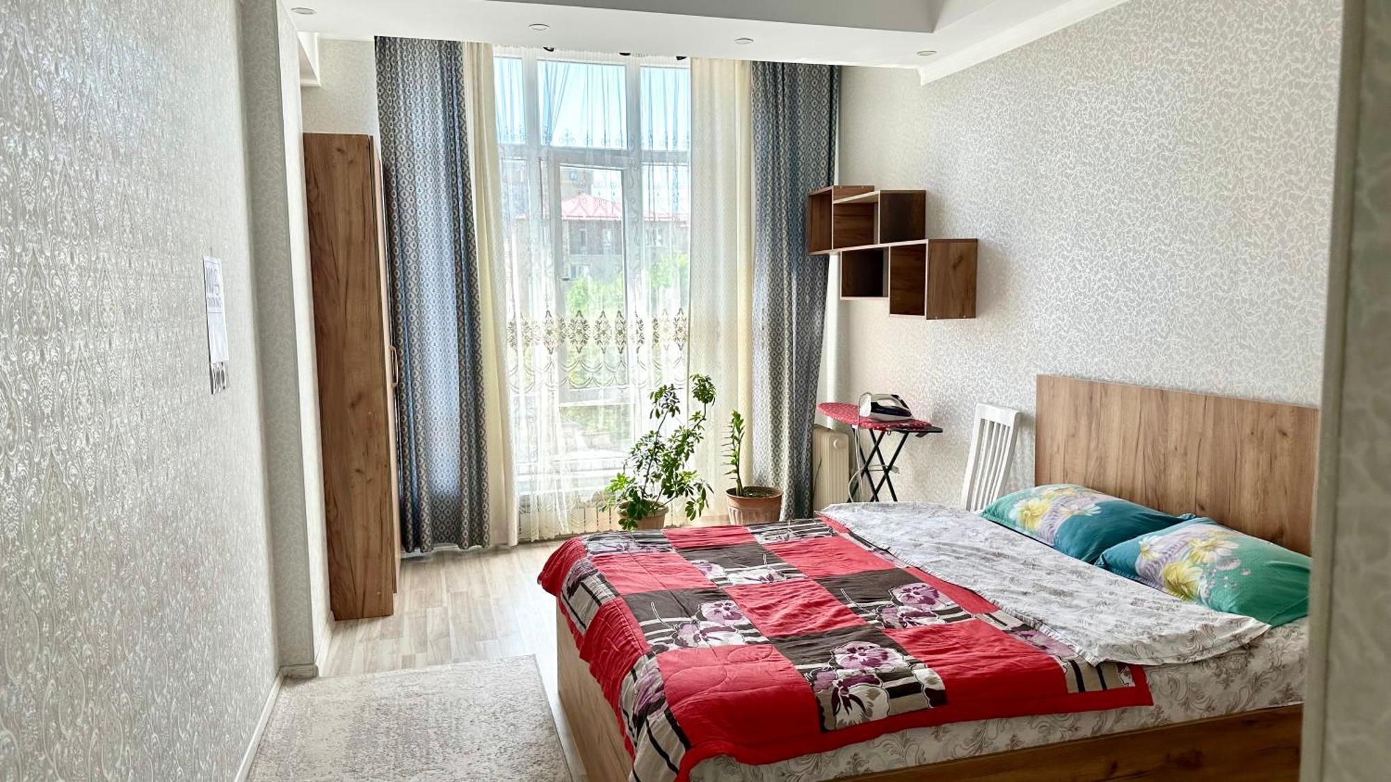 Central Apartment Bisjkek Eksteriør bilde