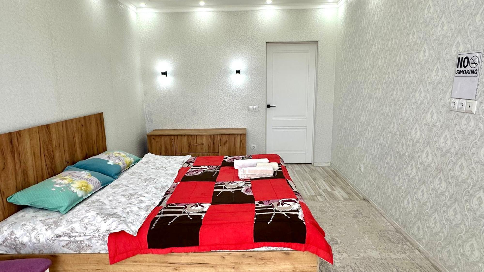 Central Apartment Bisjkek Eksteriør bilde